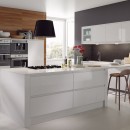 Avanti Opus White Gloss Handleless.jpg